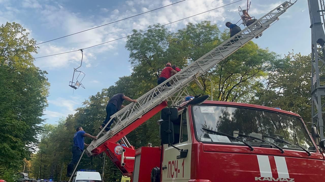 Эвакуация людей с канатной дороги в курортной зоне Нальчика Эвакуация людей с канатной дороги в курортной зоне Нальчика - РИА Новости, 1920, 08.08.2025