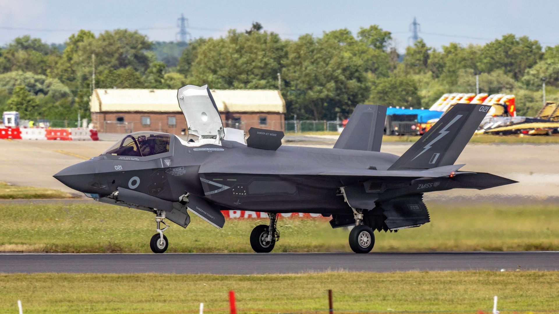 Истребитель F-35В Королевских ВВС Великобритании Истребитель F-35В Королевских ВВС Великобритании - РИА Новости, 1920, 12.08.2026