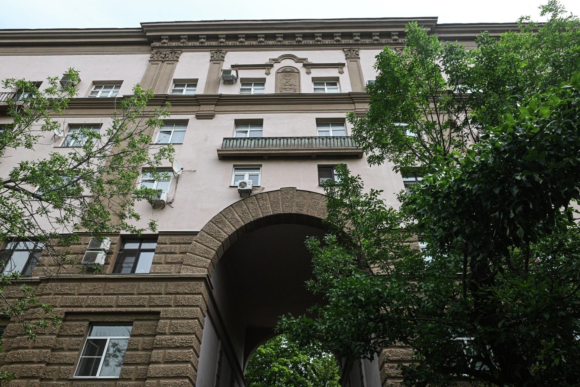 Жилой дом на улице Костякова 10 в Москве. Жилой дом на улице Костякова 10 в Москве. - РИА Новости, 1920, 11.08.2025