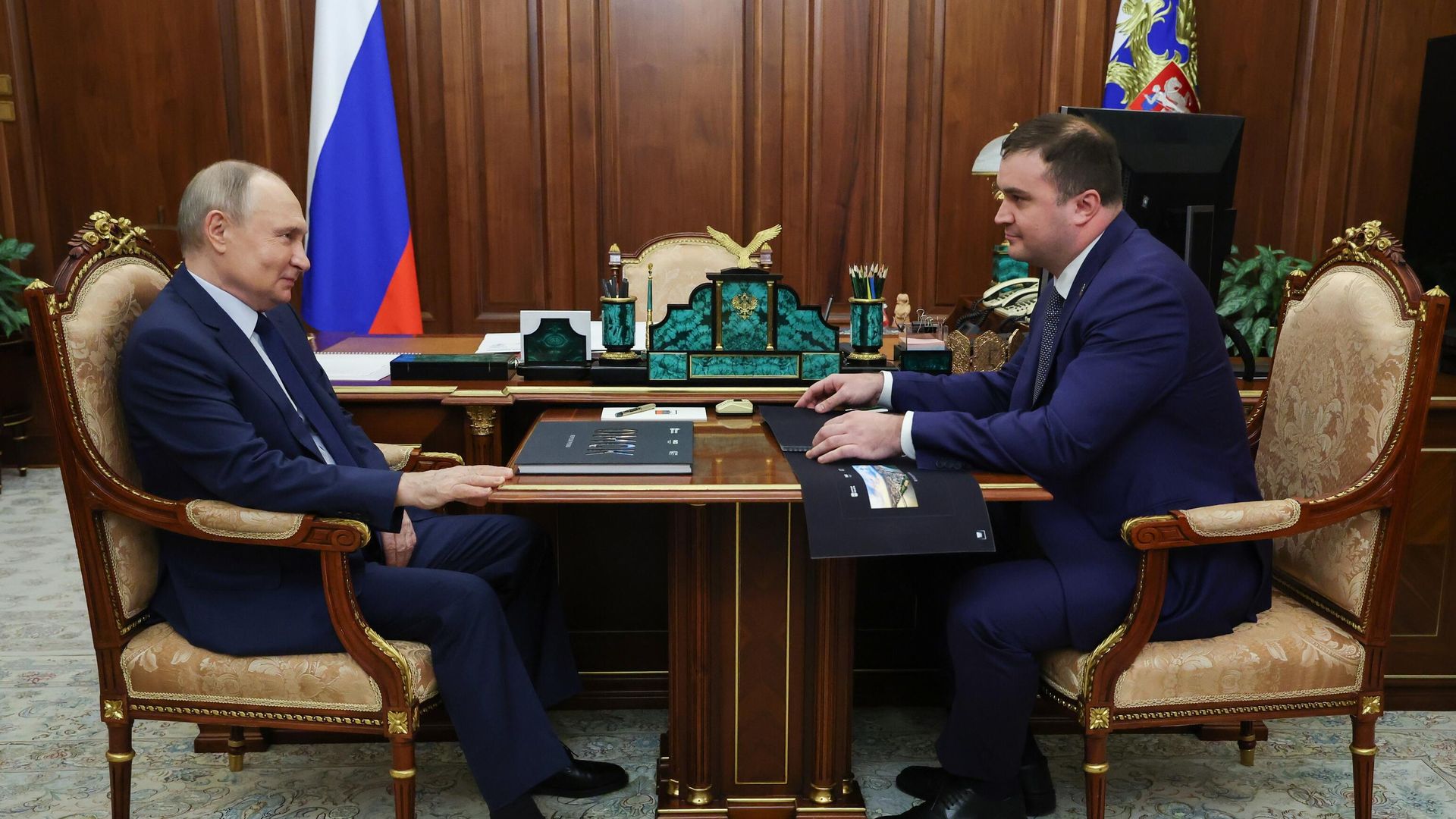 Президент Владимир Путин встретился с губернатором Омской области Виталием Хоценко - РИА Новости, 1920, 11.08.2025