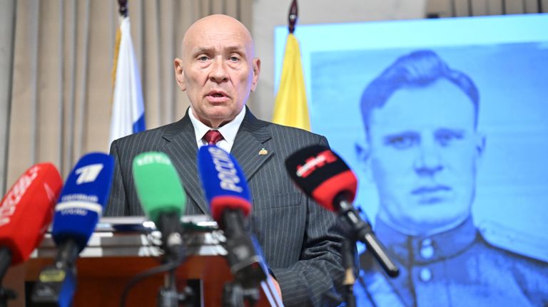 Внук Героя России Алексей Берест на церемонии передачи Золотой звезды Героя России потомкам участника Великой Отечественной войны Алексея Прокофьевича Береста Внук Героя России Алексей Берест на церемонии передачи Золотой звезды Героя России потомкам участника Великой Отечественной войны Алексея Прокофьевича Береста