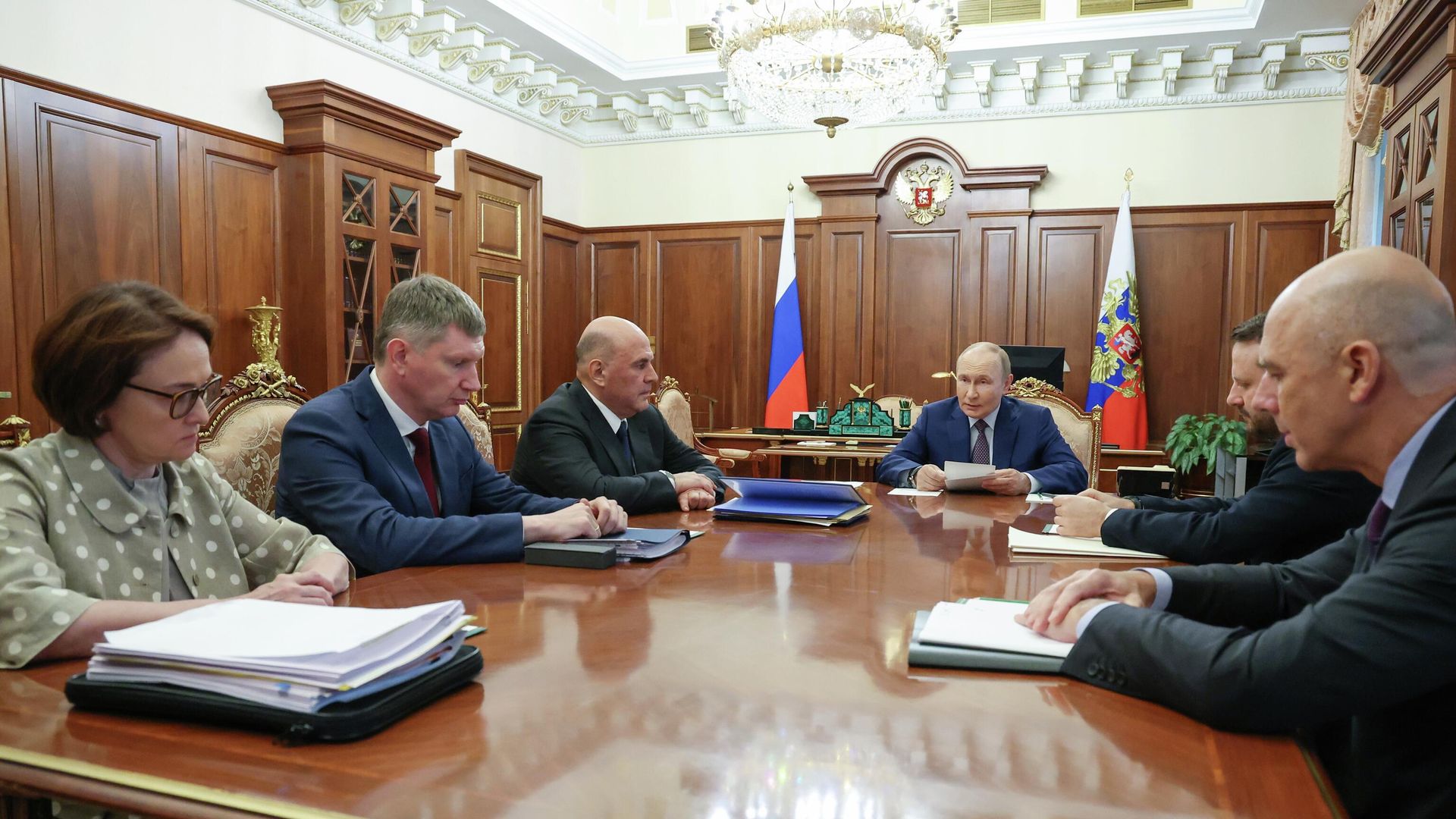 Президент РФ Владимир Путин проводит совещание по экономическим вопросам в Москве - РИА Новости, 1920, 12.08.2025