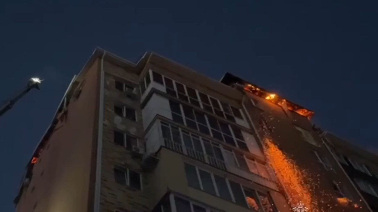 Пожар в многоквартирном доме в городе Майкопе в республике Адыгея - РИА Новости, 1920, 12.08.2025