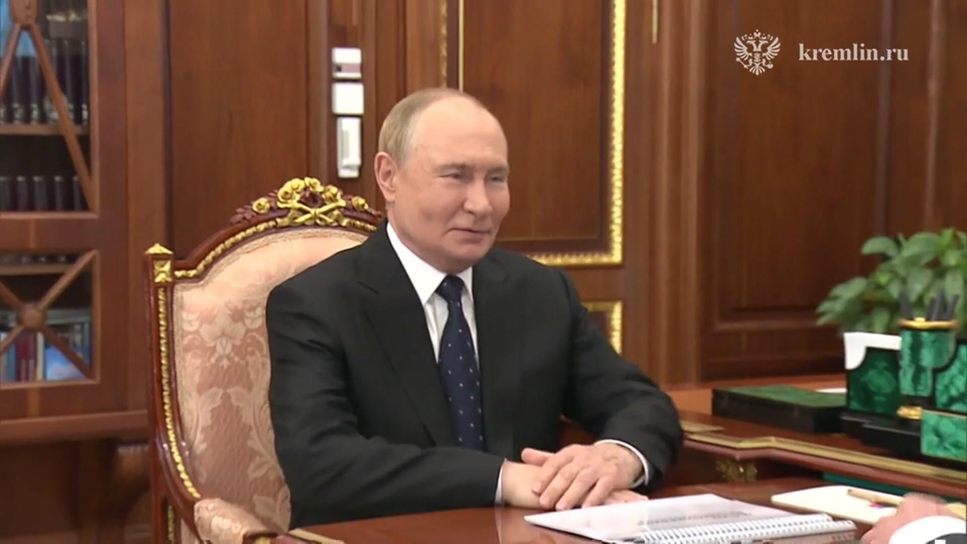 Путин на встрече с руководителем ФНС Егоровым - РИА Новости, 1920, 13.08.2025