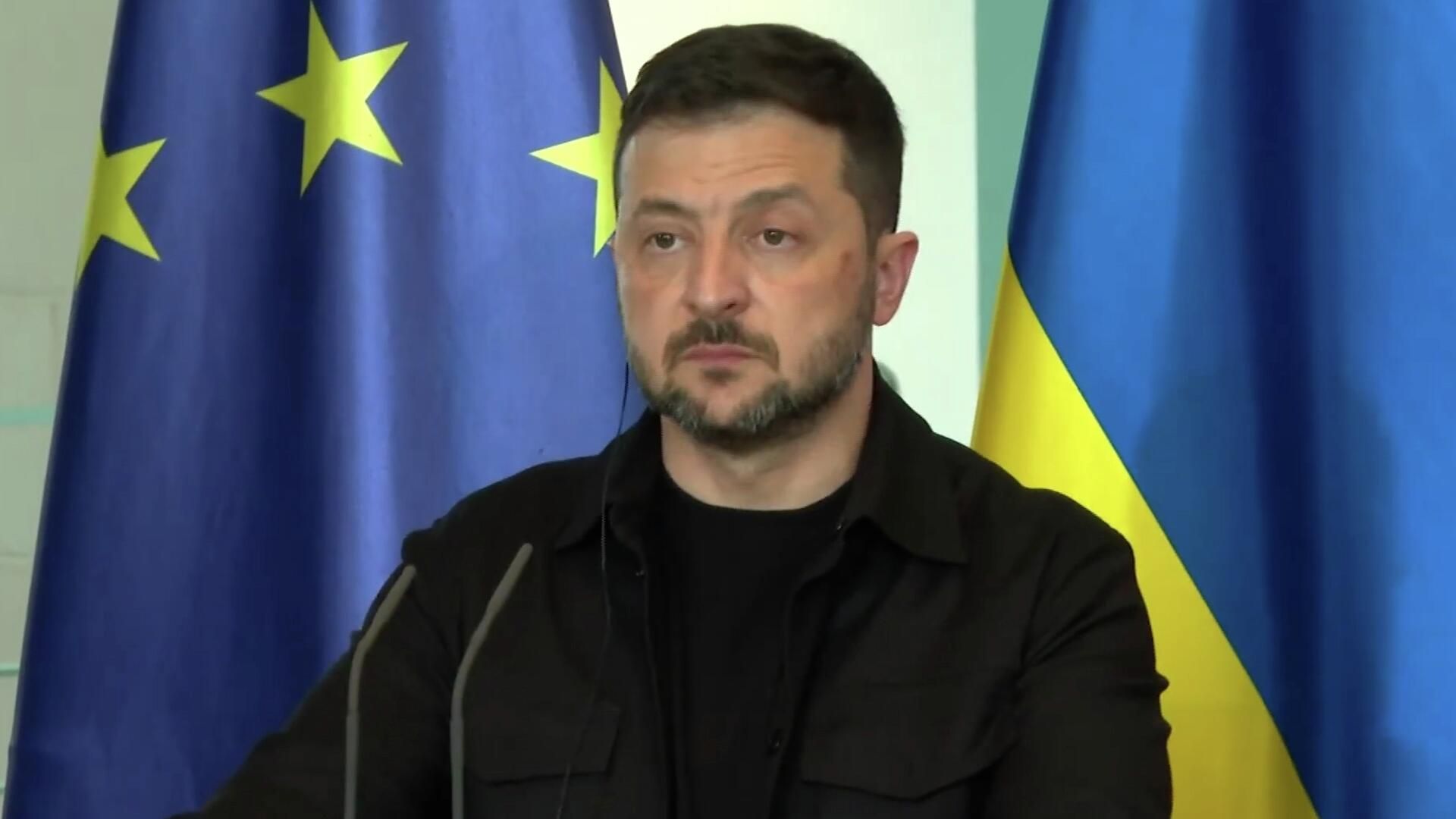 Странный вид Зеленского на пресс-конференции в Берлине Странный вид Зеленского на пресс-конференции в Берлине - РИА Новости, 1920, 13.08.2025