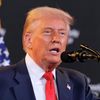 Президент США Дональд Трамп выступает в Центре Кеннеди