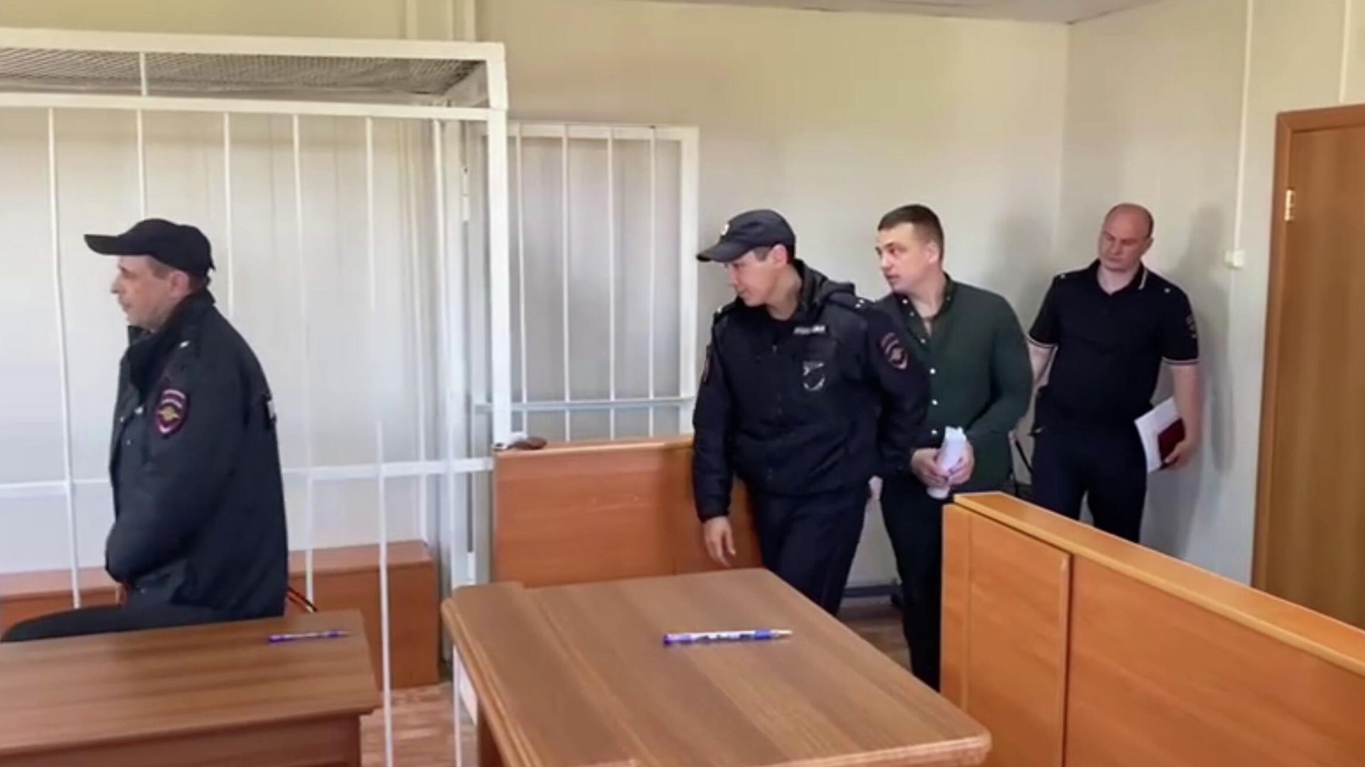 Иван Алабугин, осужденный по уголовному делу о смертельном восхождении на вулкан Ключевская Сопка, в Усть-Камчатском районном суде. Кадр видео Иван Алабугин, осужденный по уголовному делу о смертельном восхождении на вулкан Ключевская Сопка, в Усть-Камчатском районном суде. Кадр видео - РИА Новости, 1920, 03.12.2025