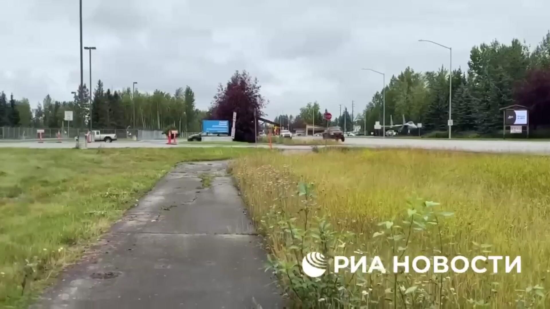 Обстановка вокруг военной базы Элмендорф-Ричардсон в Анкоридже - РИА Новости, 1920, 15.08.2025
