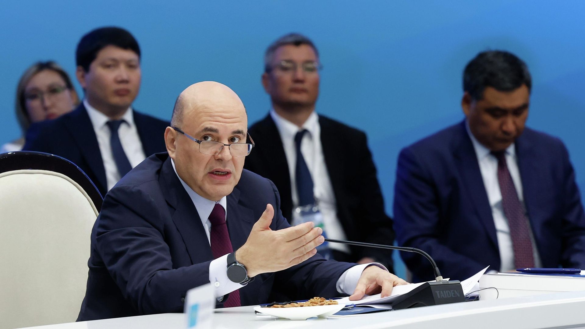 Председатель правительства РФ Михаил Мишустин на заседании Евразийского межправительственного совета в Киргизии - РИА Новости, 1920, 15.08.2025
