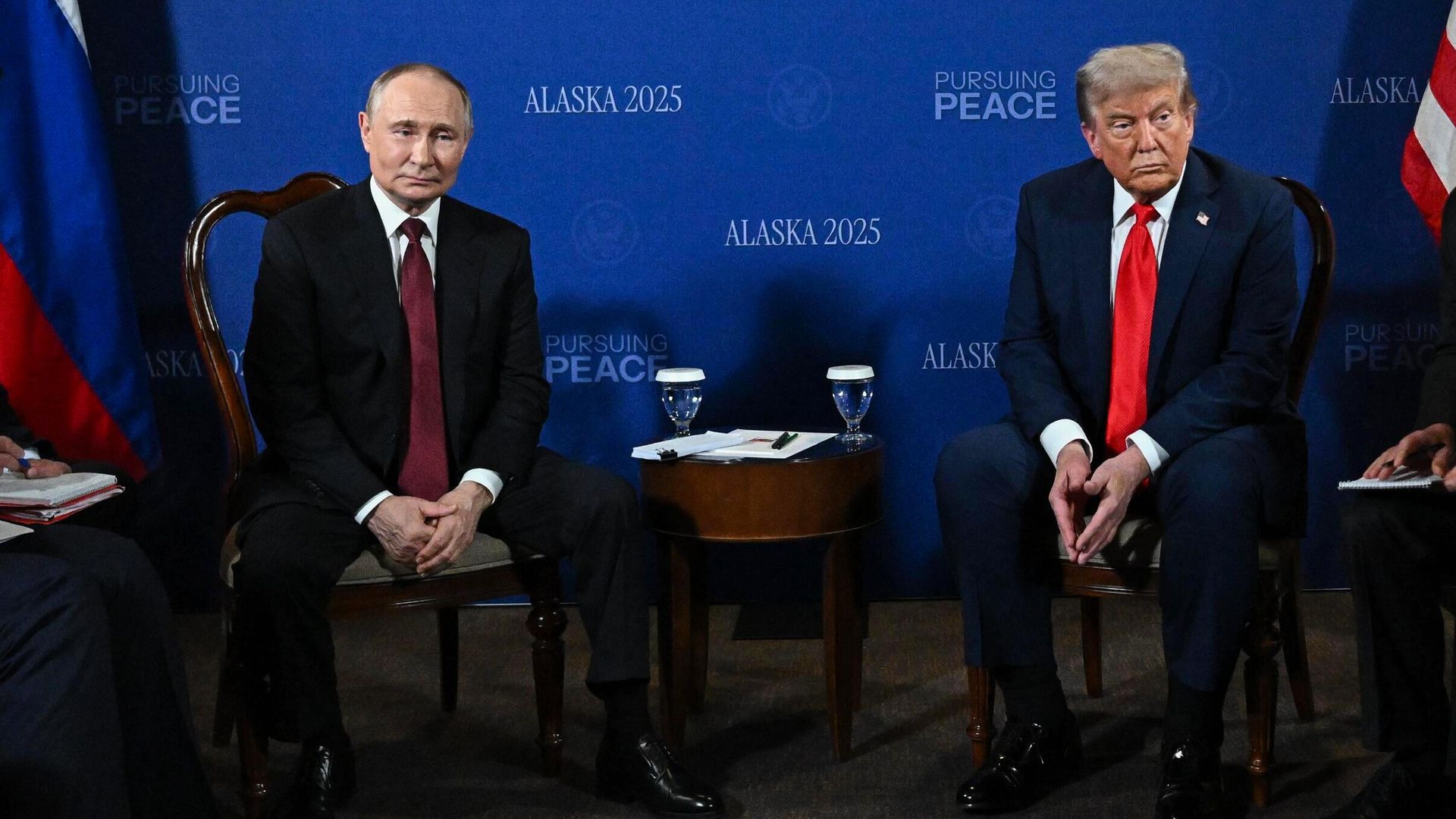 Президент РФ Владимир Путин и президент США Дональд Трамп во время переговоров в узком составе на Аляске Президент РФ Владимир Путин и президент США Дональд Трамп во время переговоров в узком составе на Аляске - РИА Новости, 1920, 16.08.2025