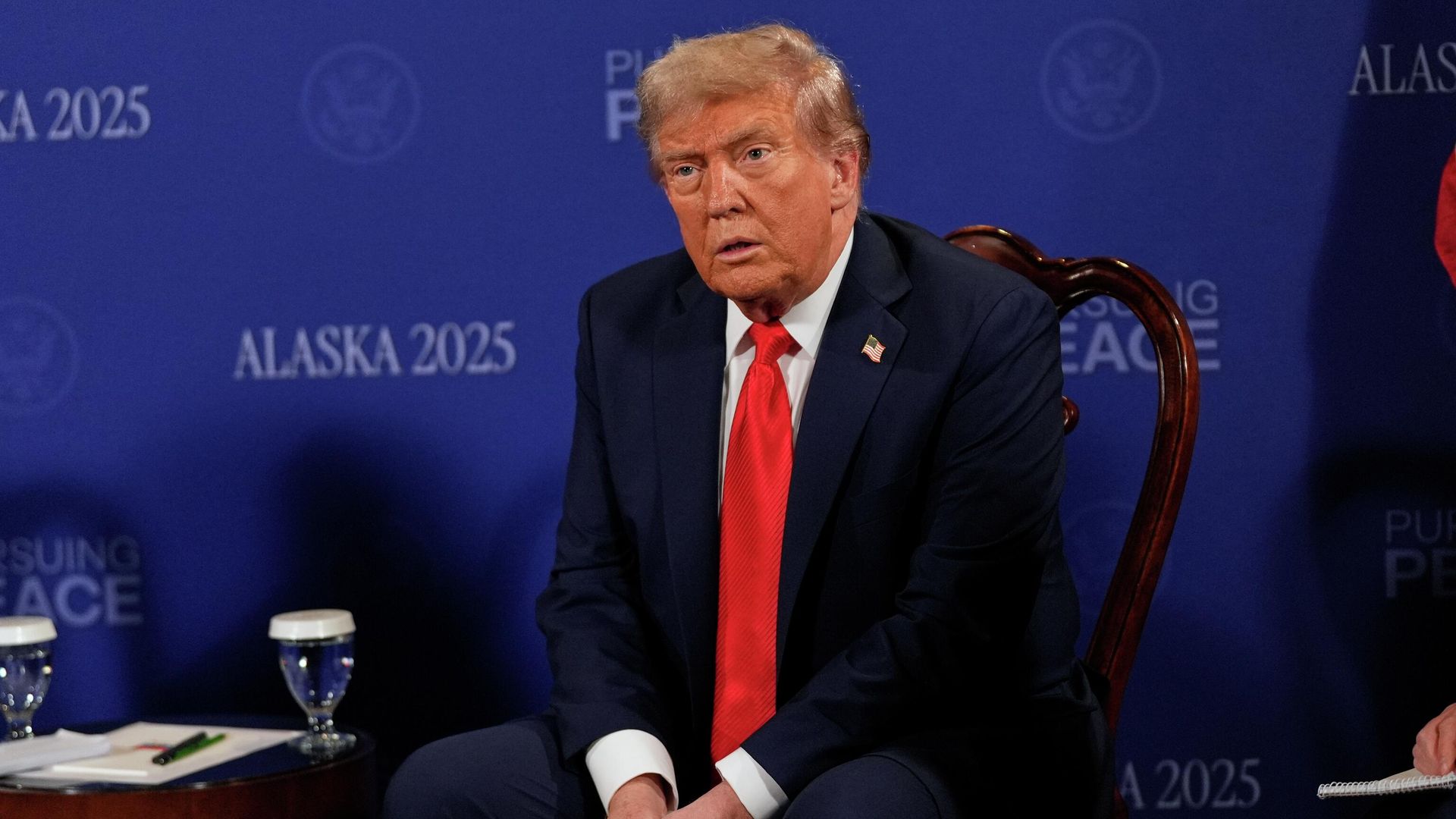 Президент США Дональд Трамп во время встречи с президентом РФ Владимиром Путиным в Анкоридже, Аляска - РИА Новости, 1920, 16.08.2025