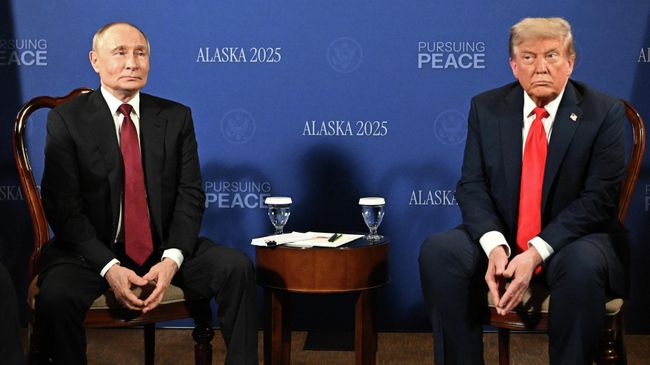 Путин и Трамп положили трубки одновременно, сообщил Ушаков