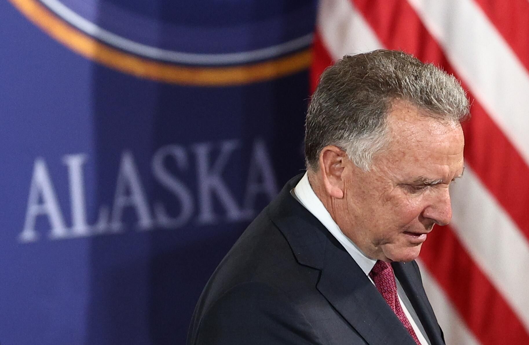 Спецпосланик президента США Стив Уиткофф перед началом пресс-конференции по итогам переговоров президента РФ Владимира Путина и президента США Дональда Трампа на Аляске - РИА Новости, 1920, 16.08.2025