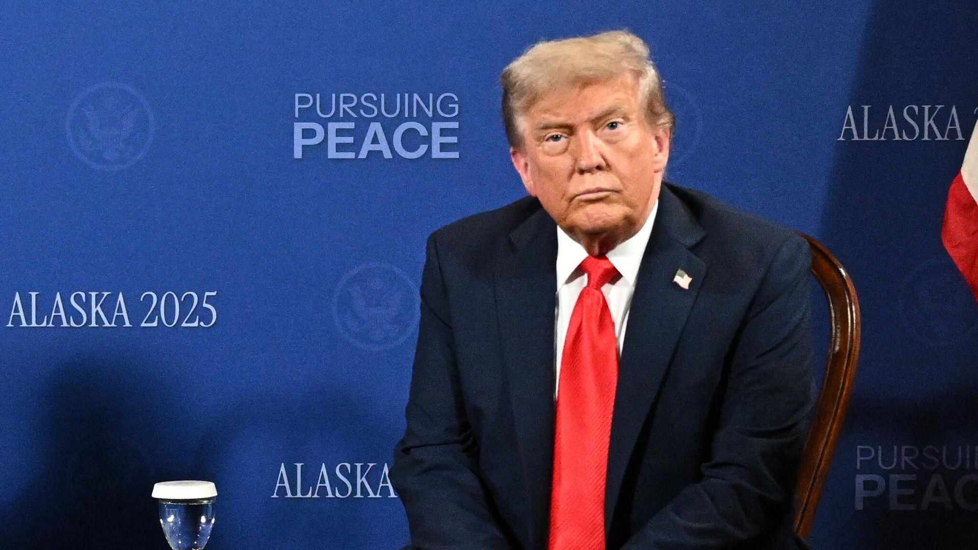 Президент США Дональд Трамп во время переговоров с президентом России Владимиром Путиным в узком составе на Аляске Президент США Дональд Трамп во время переговоров с президентом России Владимиром Путиным в узком составе на Аляске - РИА Новости, 1920, 18.08.2025