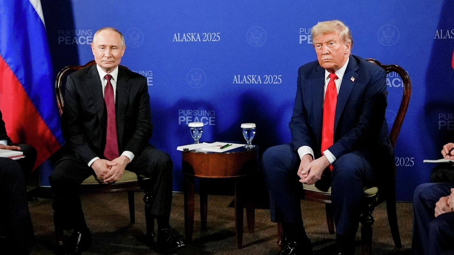 Президент РФ Владимир Путин и президент США Дональд Трамп во время встречи в Анкоридже, Аляска - РИА Новости, 1920, 21.08.2025