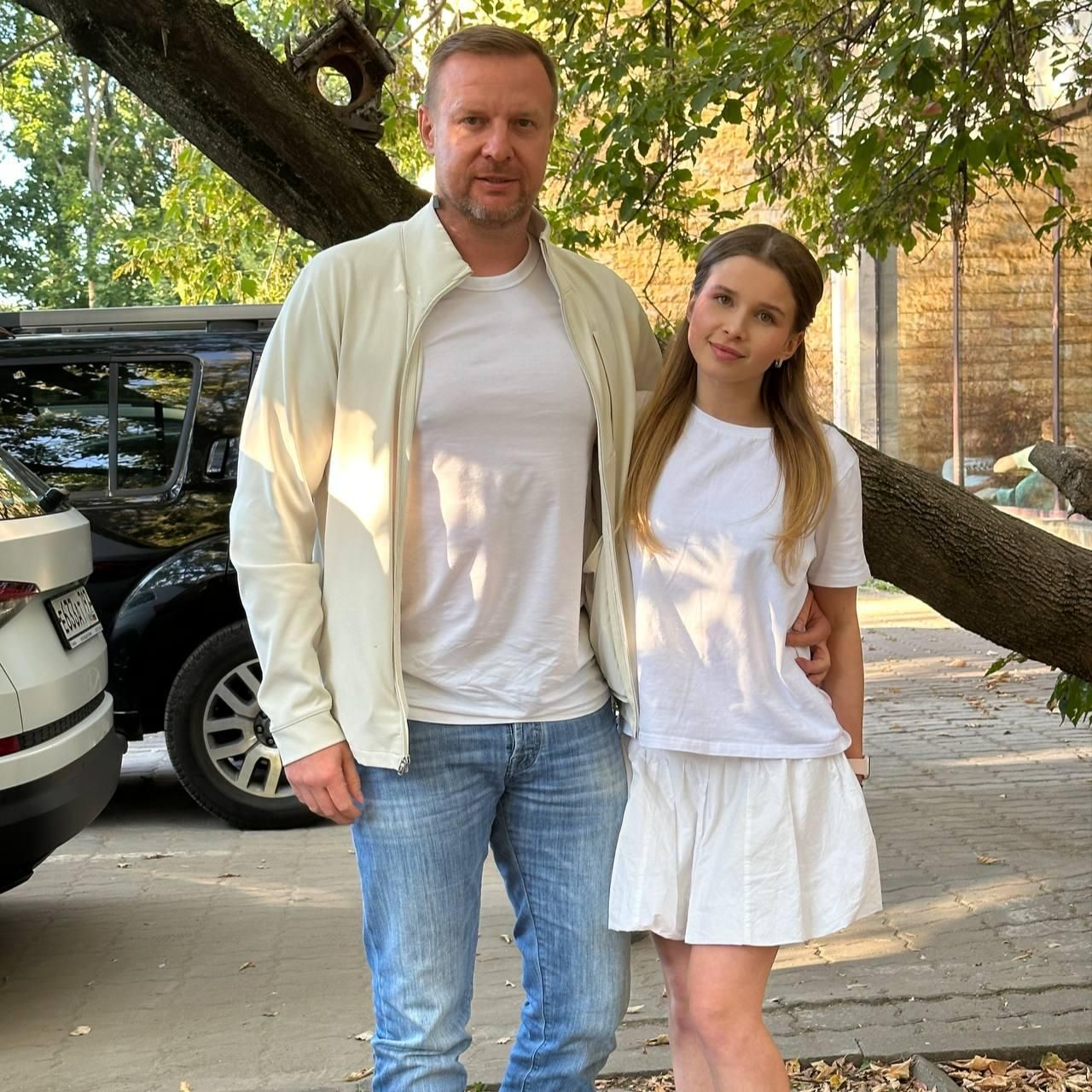 Вячеслав Малафеев с дочерью Ксенией Вячеслав Малафеев с дочерью Ксенией - РИА Новости, 1920, 17.08.2025