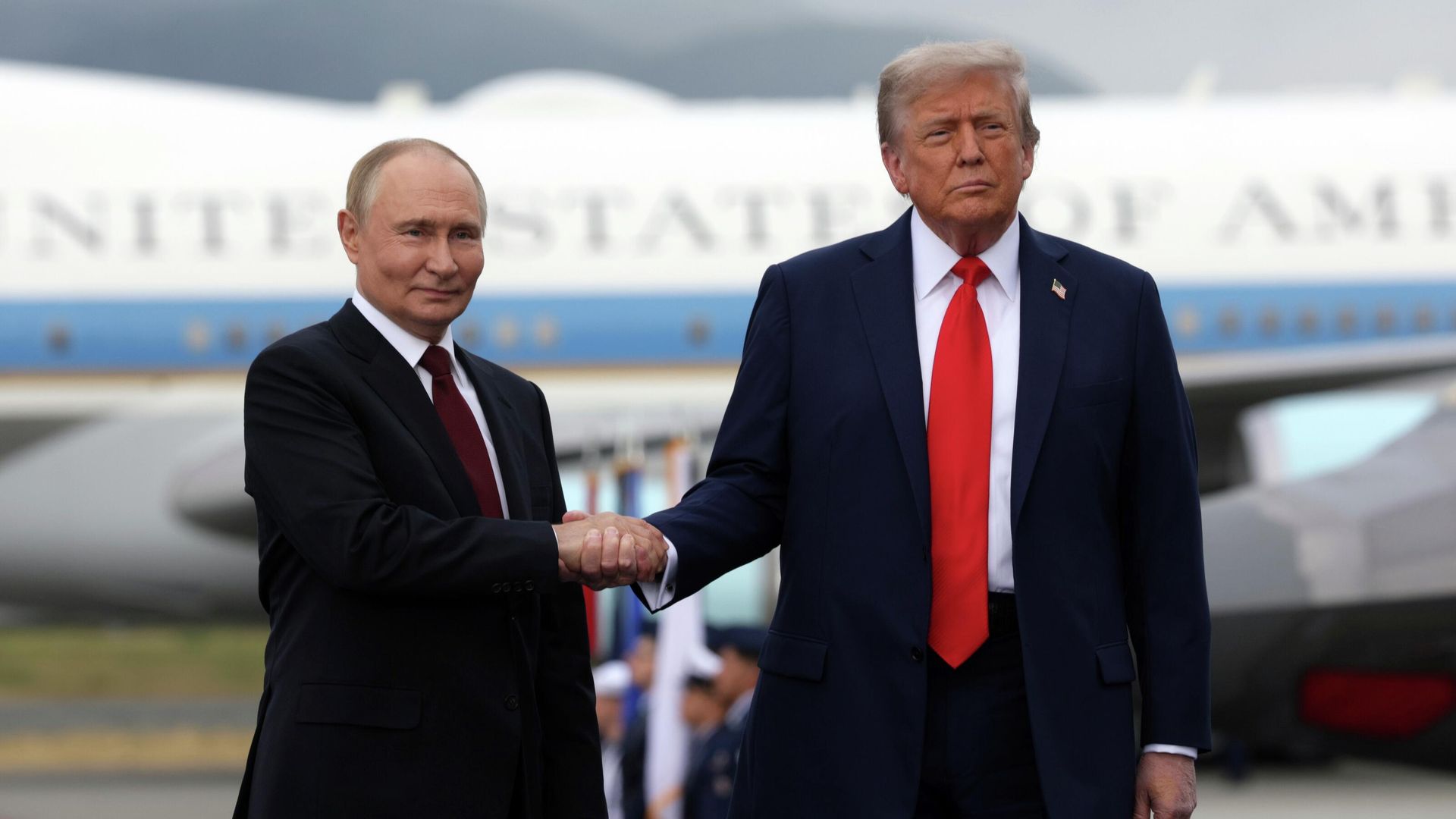 Президент РФ Владимир Путин и президент США Дональд Трамп Президент РФ Владимир Путин и президент США Дональд Трамп - РИА Новости, 1920, 21.08.2025