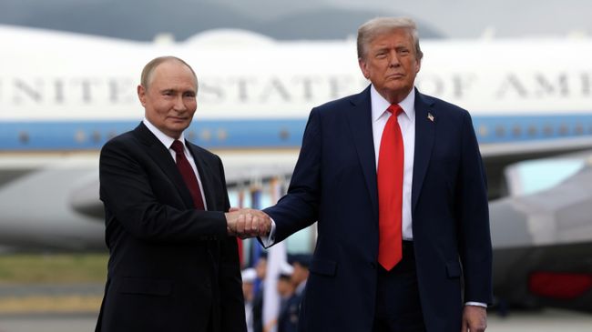 Президент РФ Владимир Путин и президент США Дональд Трамп