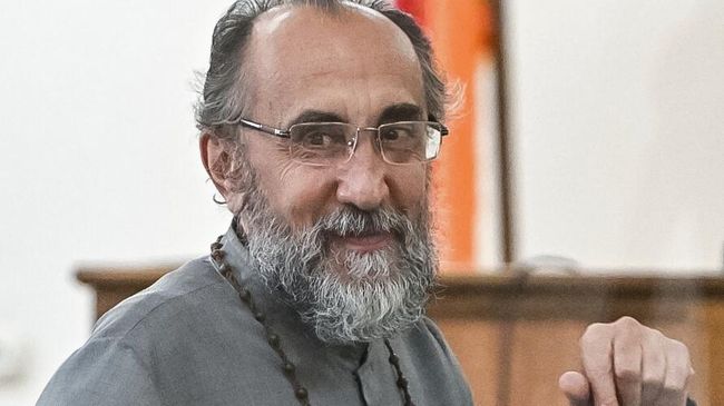 Глава Ширакской епархии ААЦ, архиепископ Микаэл Аджапахян в суде Еревана