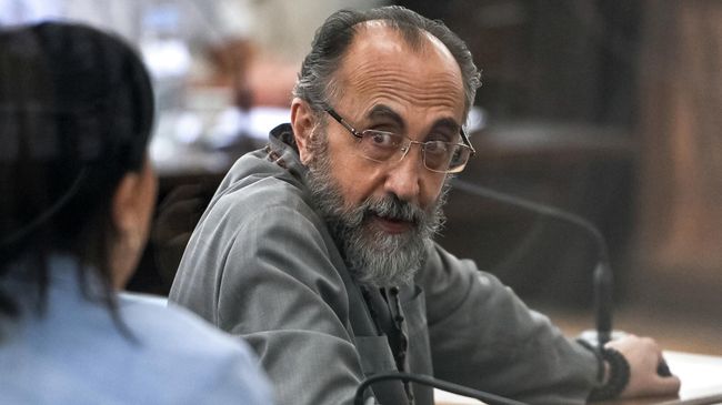 Глава Ширакской епархии ААЦ, архиепископ Микаэл Аджапахян в суде Еревана