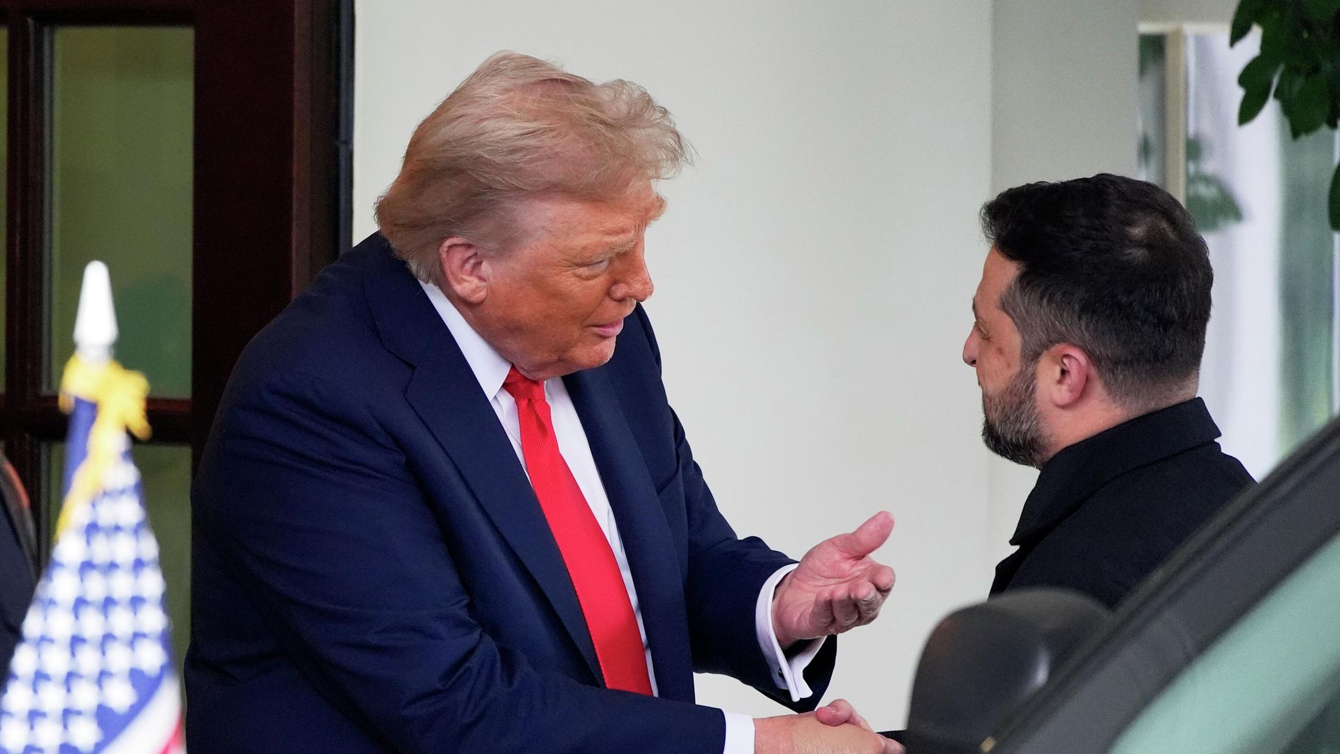 Президент США Дональд Трамп и Владимир Зеленский Президент США Дональд Трамп и Владимир Зеленский - РИА Новости, 1920, 09.12.2025