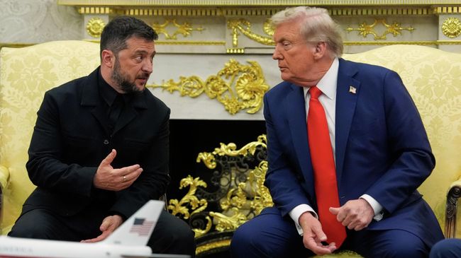 Дональд Трамп и Владимир Зеленский во время встречи в Овальном кабинете Белого дома