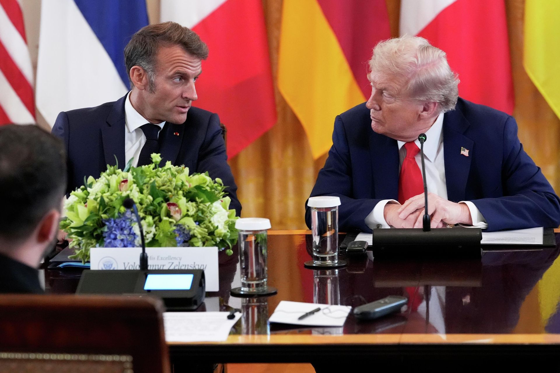 Президент Франции Эммануэль Макрон на встрече с президентом США Дональдом Трампом, европейскими лидерами и Владимиром Зеленским в Белом доме - РИА Новости, 1920, 06.03.2026