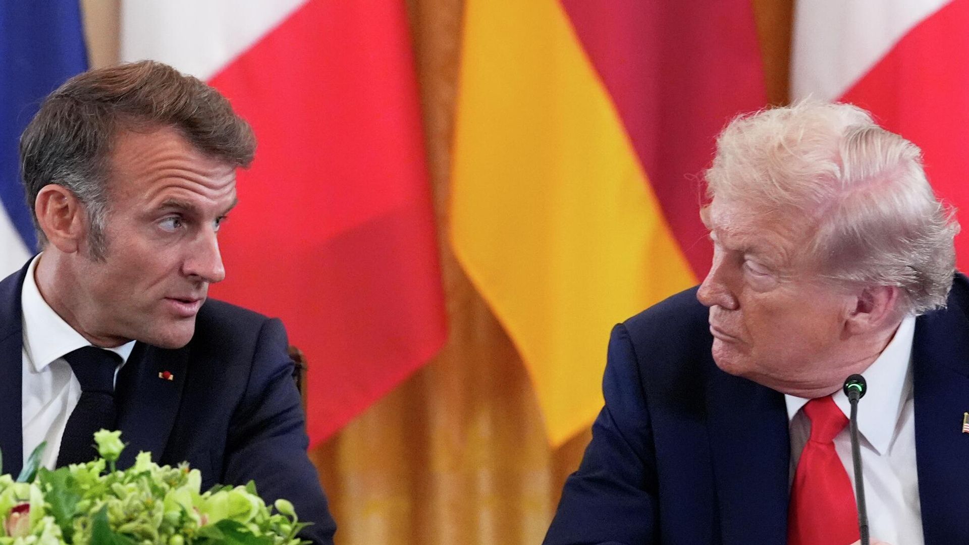 Президент Франции Эммануэль Макрон на встрече с президентом США Дональдом Трампом, европейскими лидерами и Владимиром Зеленским в Белом доме Президент Франции Эммануэль Макрон на встрече с президентом США Дональдом Трампом, европейскими лидерами и Владимиром Зеленским в Белом доме - РИА Новости, 1920, 08.04.2026