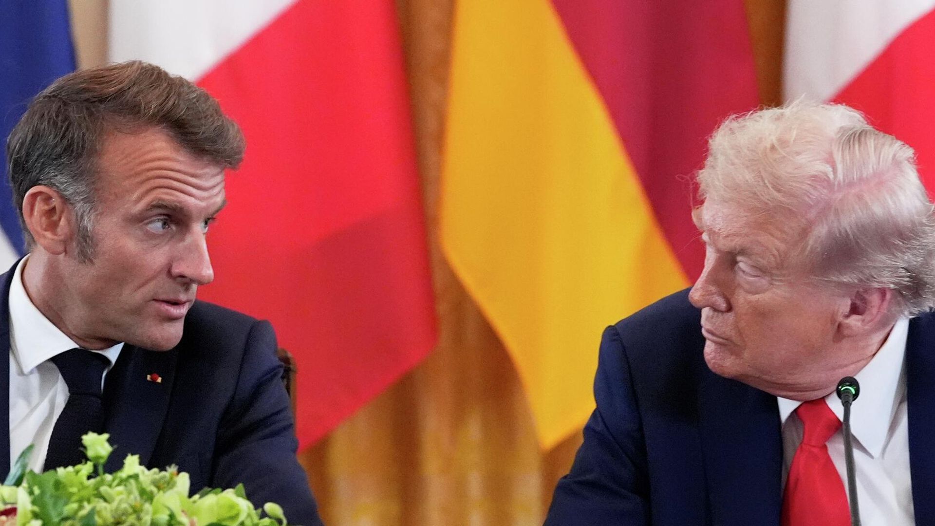 Президент Франции Эммануэль Макрон на встрече с президентом США Дональдом Трампом, европейскими лидерами и Владимиром Зеленским в Белом доме - РИА Новости, 1920, 20.08.2025