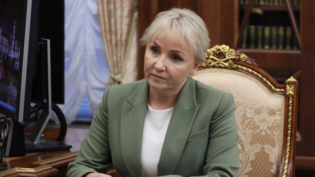Временно исполняющая обязанности губернатора Еврейской автономной области Мария Костюк во время встречи с президентом РФ Владимиром Путиным