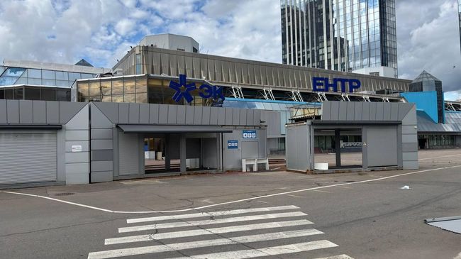 Демонтаж павильонов Экспоцентра в Москве