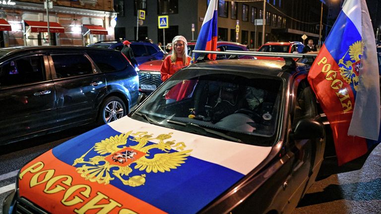 Автопробег на Садовом кольце в честь Дня флага России Автопробег на Садовом кольце в честь Дня флага России