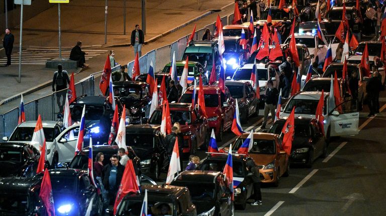 Автопробег на Садовом кольце в честь Дня флага России Автопробег на Садовом кольце в честь Дня флага России