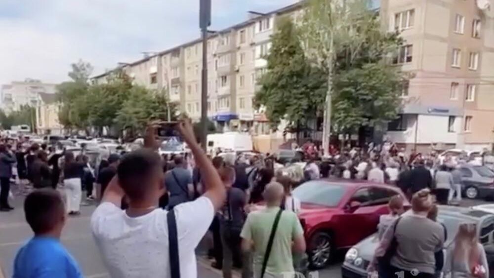 Митинг после попытки насильственной мобилизации в Виннице Митинг после попытки насильственной мобилизации в Виннице - РИА Новости, 1920, 22.08.2025