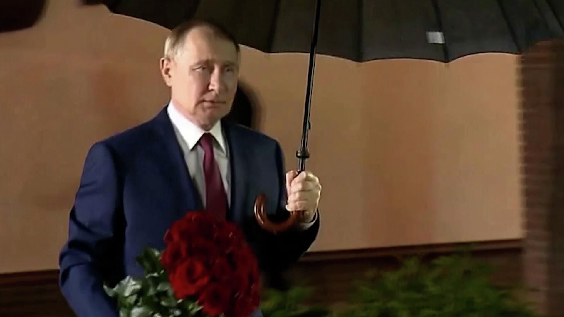 Путин у памятника ученому, одному из авторов атомного проекта СССР Юлию Харитону - РИА Новости, 1920, 22.08.2025