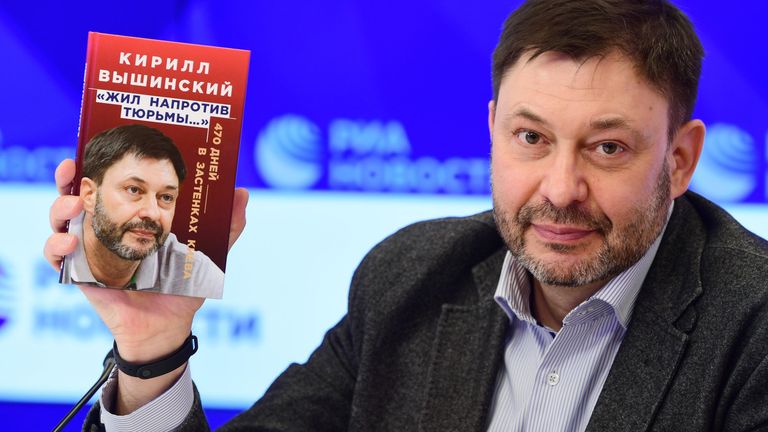 Руководитель портала РИА Новости Украина Кирилл Вышинский выступает на заседании Совета Федерации РФ Руководитель портала РИА Новости Украина Кирилл Вышинский выступает на заседании Совета Федерации РФ