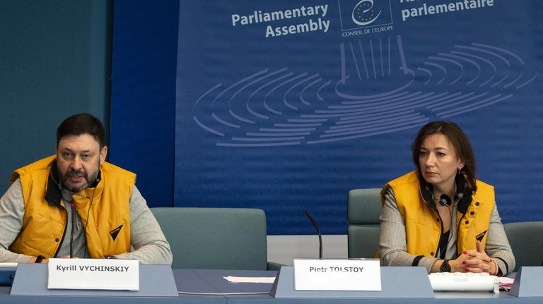 Глава Sputnik Эстония Елена Черышева и исполнительный директор МИА Россия сегодня Кирилл Вышинский во время пресс-конференции на полях сессии Парламентской ассамблеи Совета Европы Глава Sputnik Эстония Елена Черышева и исполнительный директор МИА Россия сегодня Кирилл Вышинский во время пресс-конференции на полях сессии Парламентской ассамблеи Совета Европы