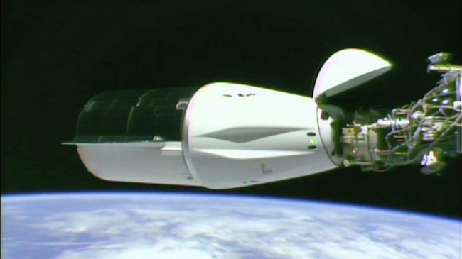 Космический корабль Dragon компании SpaceX прибыл на МКС
