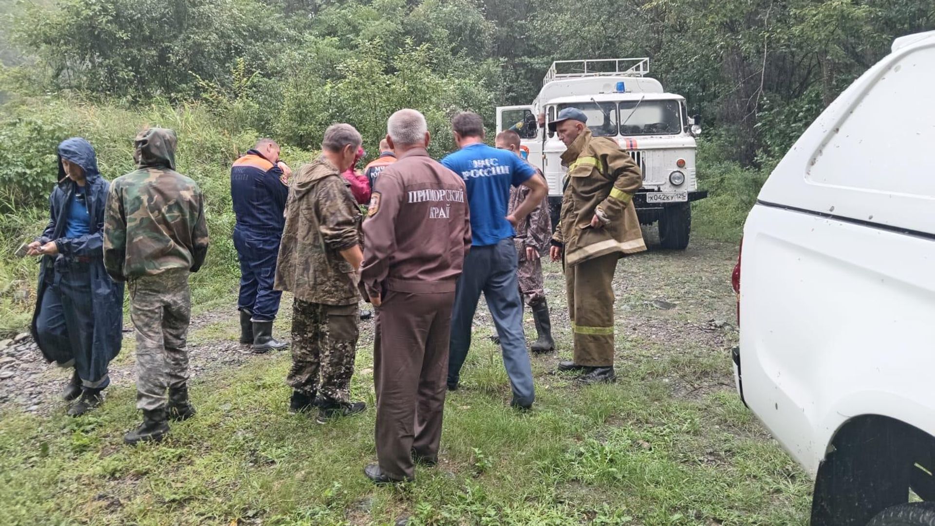 Спасательная операция по поиску пропавших туристов в Приморье Спасательная операция по поиску пропавших туристов в Приморье - РИА Новости, 1920, 27.08.2025