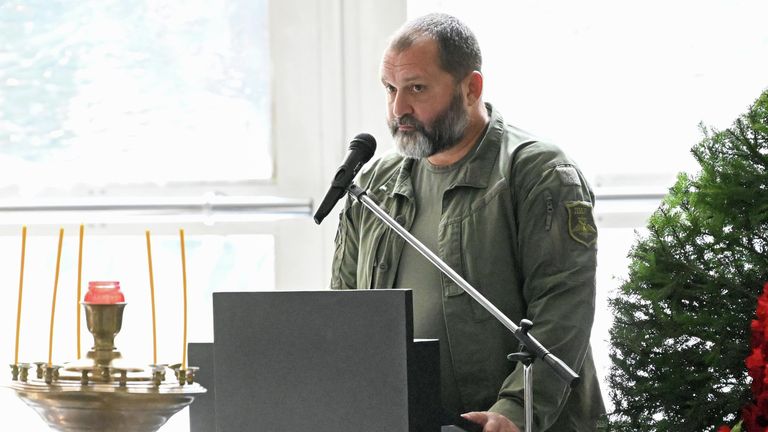Советник главы ДНР Игорь Кимаковский на церемонии прощания с исполнительным директором международной медиагруппы Россия сегодня Кириллом Вышинским в Большом зале Троекуровского кладбища в Москве Советник главы ДНР Игорь Кимаковский на церемонии прощания с исполнительным директором международной медиагруппы Россия сегодня Кириллом Вышинским в Большом зале Троекуровского кладбища в Москве