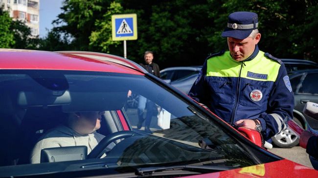 Работник госавтоинспекции Работник госавтоинспекции