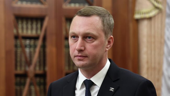 Губернатор Саратовской области Роман Бусаргин во время встречи с президентом РФ Владимиром Путиным