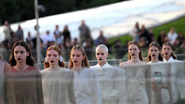 Показ мод в рамках Международного форума BRICS+ Fashion Summit