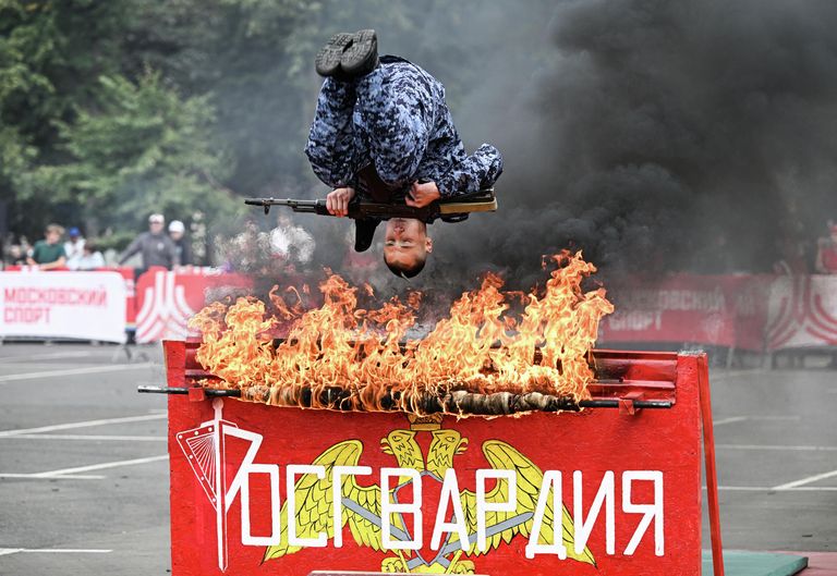 Показательные выступления участников на Военно-спортивном фестивале Росгвардии в Лужниках