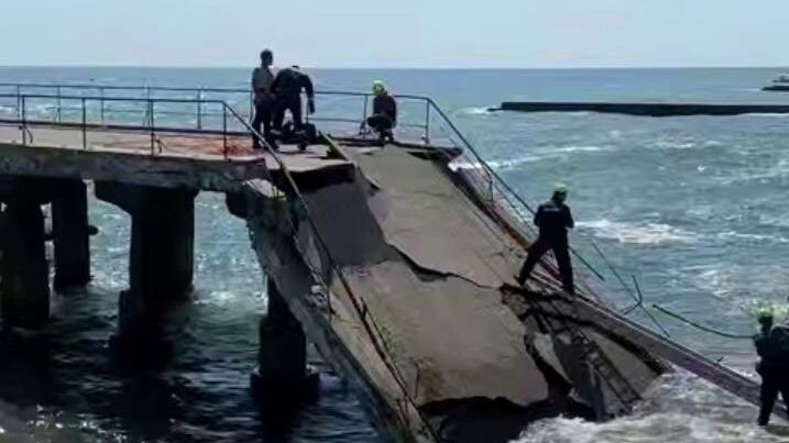 На месте обрушения причала в Алуште. Крым, 30 августа 2025 - РИА Новости, 1920, 30.08.2025