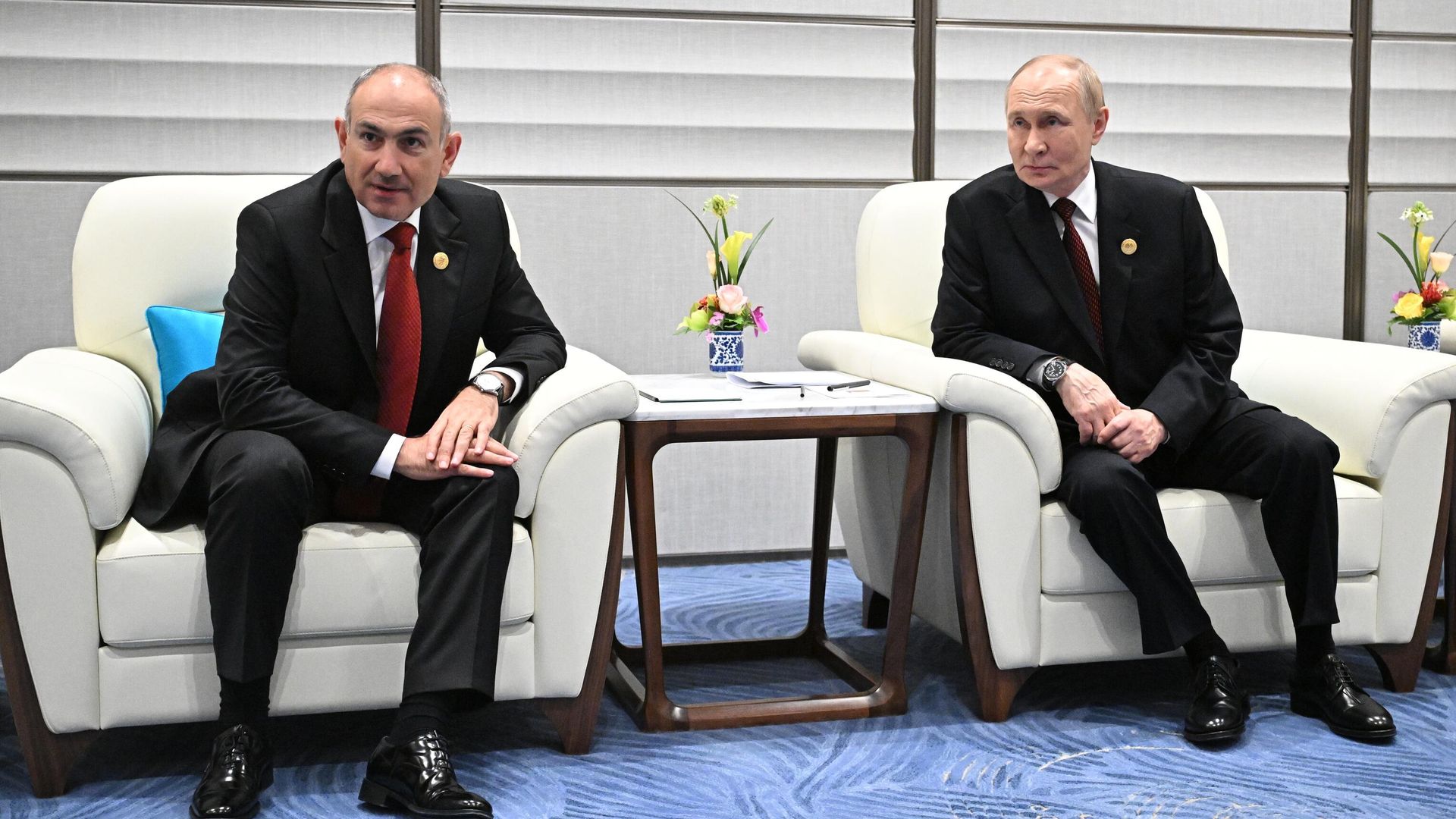 Владимир Путин и премьер-министр Армении Никол Пашинян Владимир Путин и премьер-министр Армении Никол Пашинян - РИА Новости, 1920, 25.09.2025