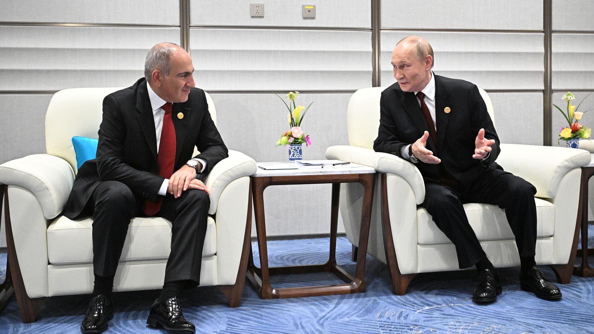 Президент РФ Владимир Путин во время встречи с премьер-министром Армении Николом Пашиняном Президент РФ Владимир Путин во время встречи с премьер-министром Армении Николом Пашиняном - РИА Новости, 1920, 10.06.2026