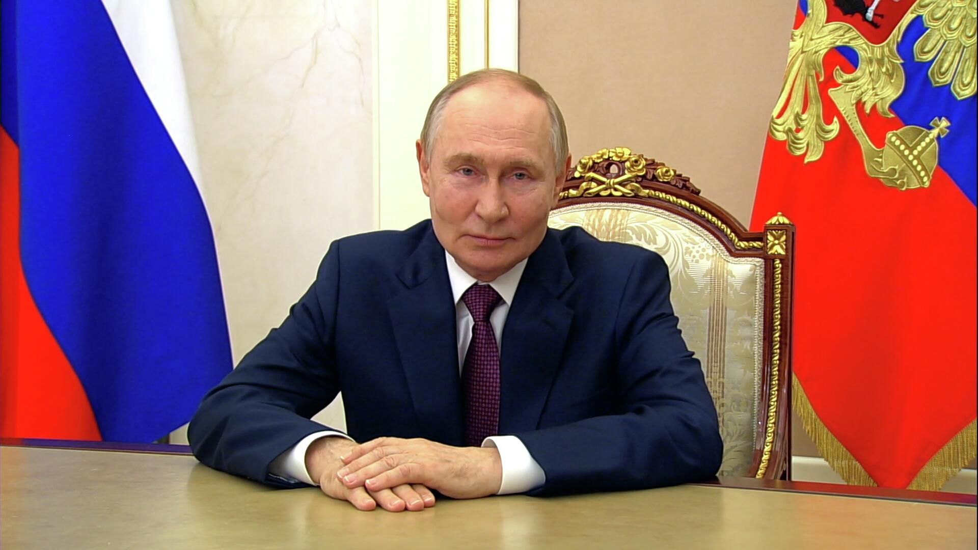 Будущее России принадлежит вам. Путин поздравил учащихся с Днем знаний Будущее России принадлежит вам. Путин поздравил учащихся с Днем знаний - РИА Новости, 1920, 01.09.2025