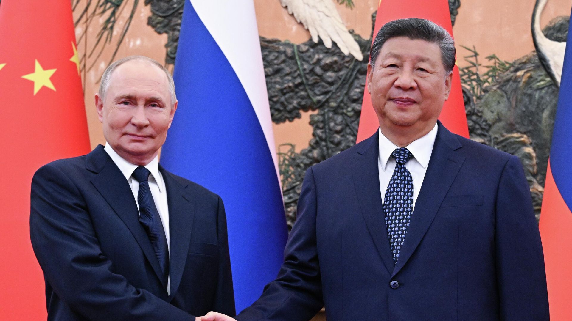 Президент России Владимир Путин и председатель КНР Си Цзиньпин во время встречи в Пекине Президент России Владимир Путин и председатель КНР Си Цзиньпин во время встречи в Пекине - РИА Новости, 1920, 02.09.2025