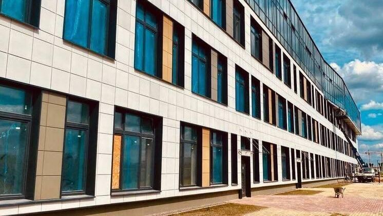 Новая школа в поселке Новоселье Ломоносовского района Ленинградской области Новая школа в поселке Новоселье Ломоносовского района Ленинградской области - РИА Новости, 1920, 02.09.2025